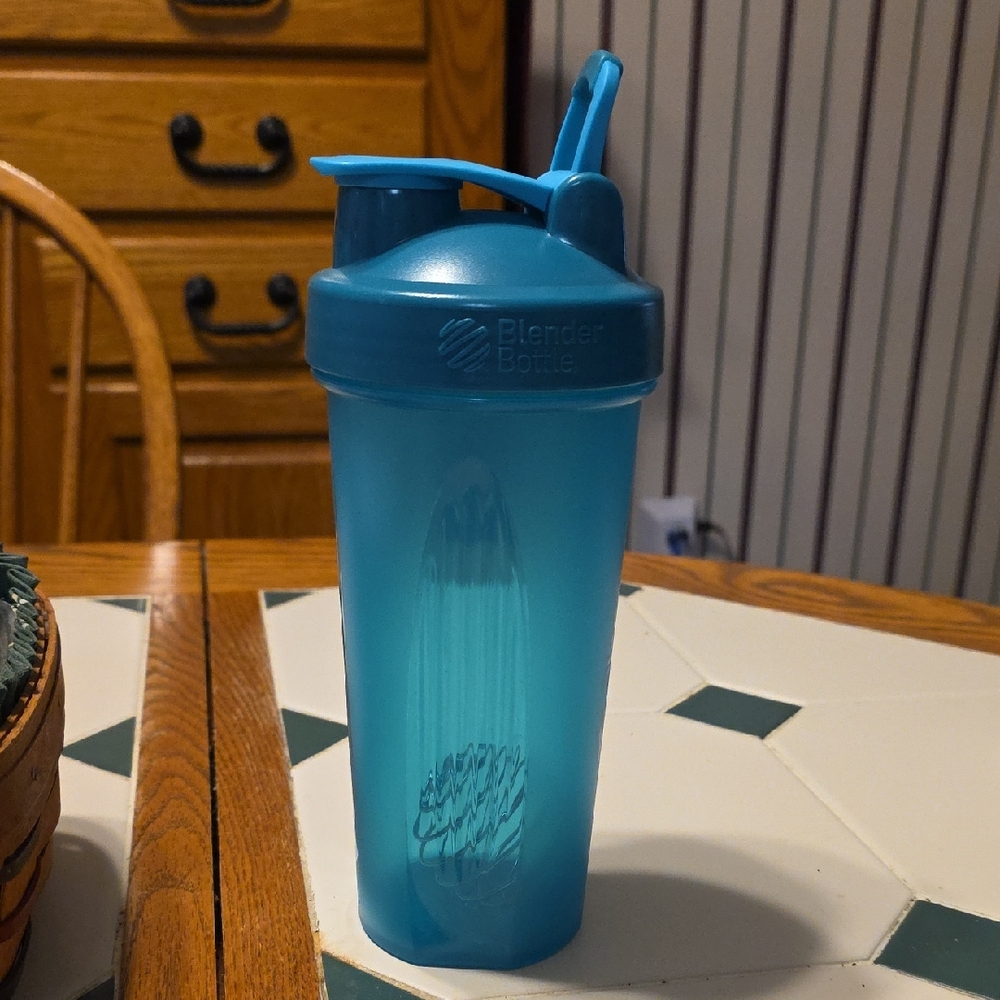 BlenderBottle Green Shaker Bottle
